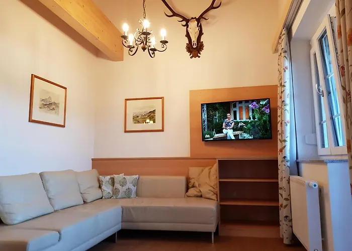 Lilly - Luxus Im Villenviertel *