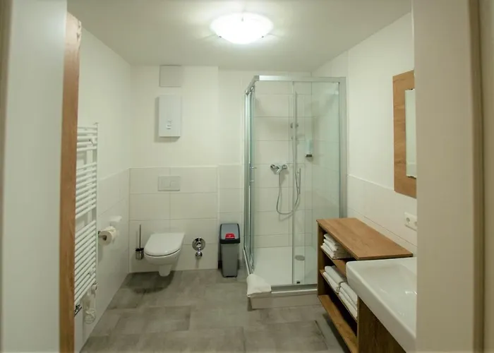 Lilly - Luxus Im Villenviertel *